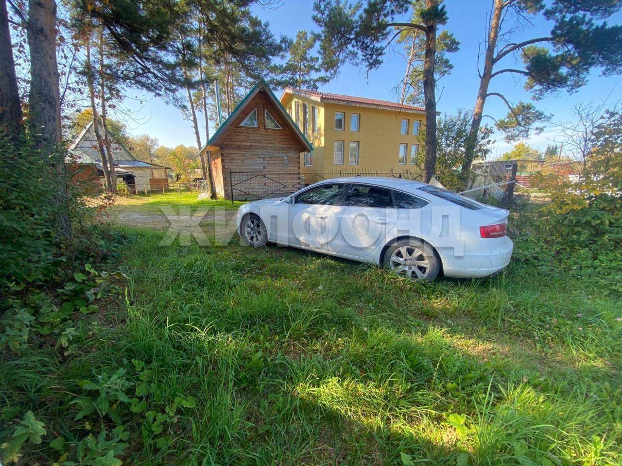 Продам земельный участок 639 м.кв.