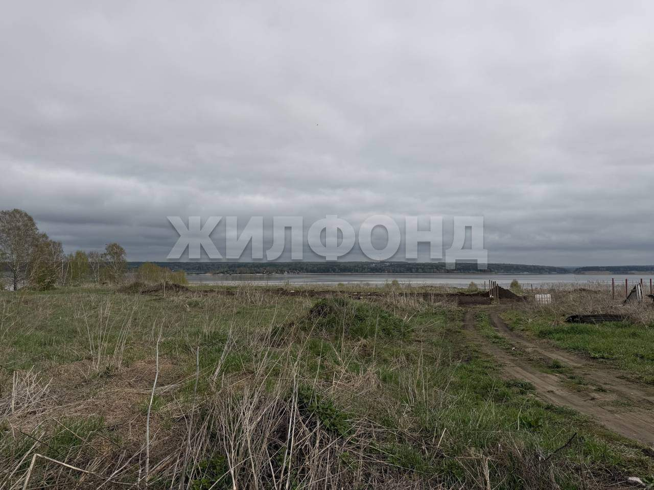 Продам земельный участок 816 м.кв.