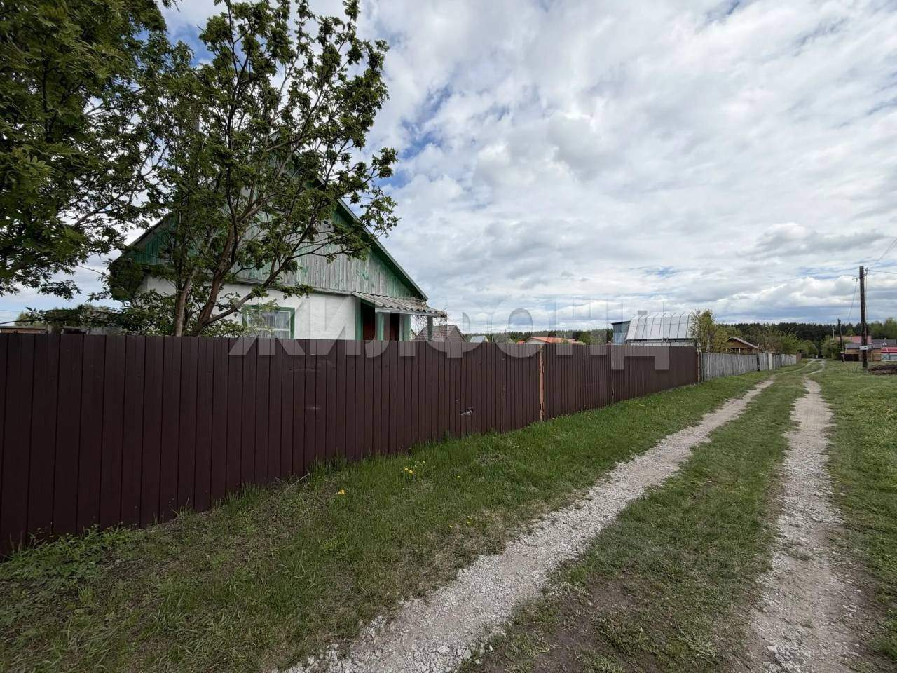 Продам земельный участок 600 м.кв.