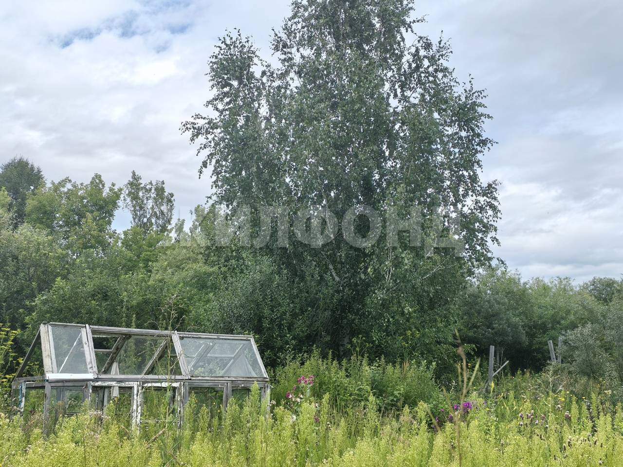 Продам земельный участок 900 м.кв.