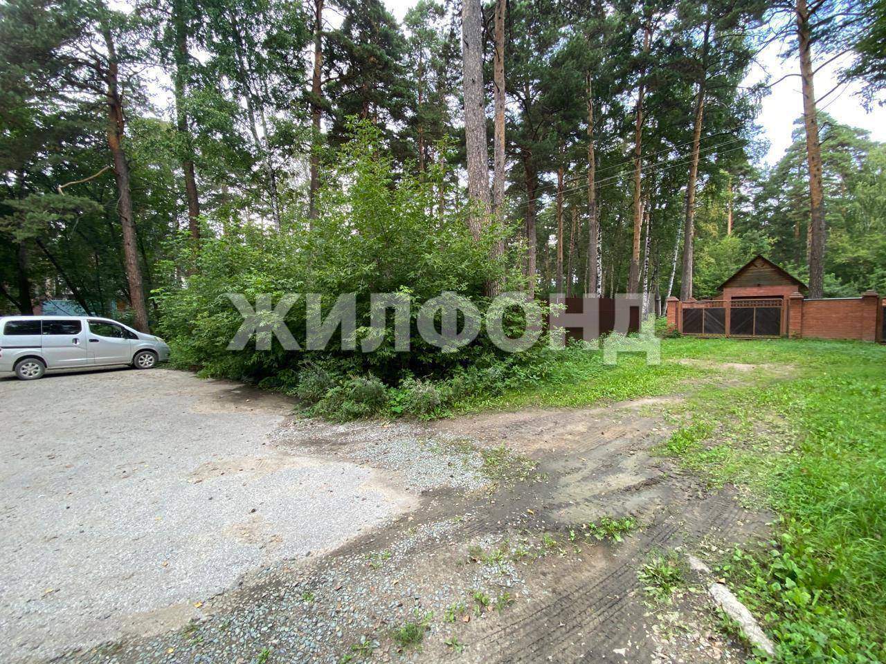 Продам земельный участок 1500 м.кв.