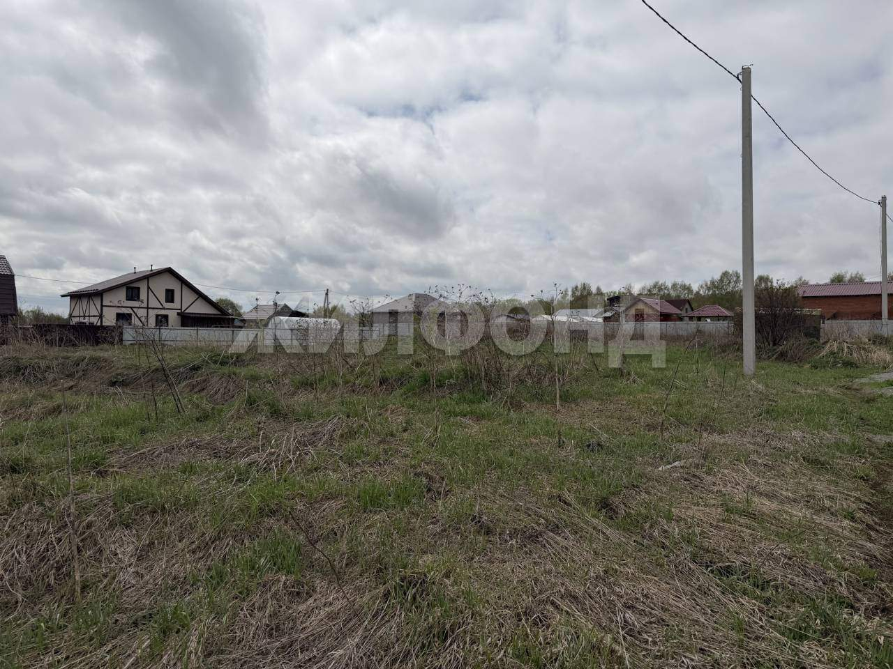 Продам земельный участок 837 м.кв.