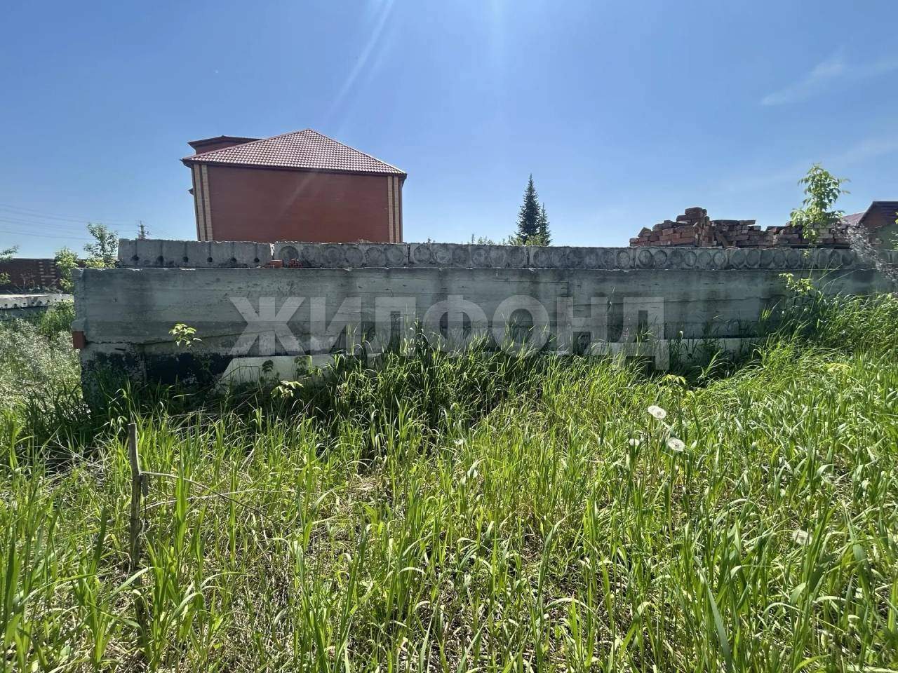 Продам земельный участок 1000 м.кв.