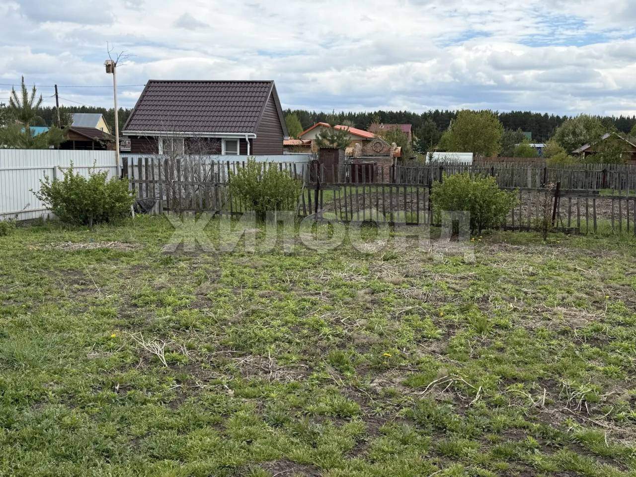 Продам земельный участок 600 м.кв.