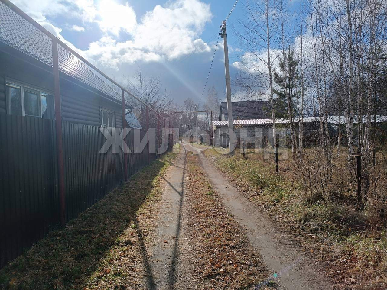 Продам земельный участок 1000 м.кв.