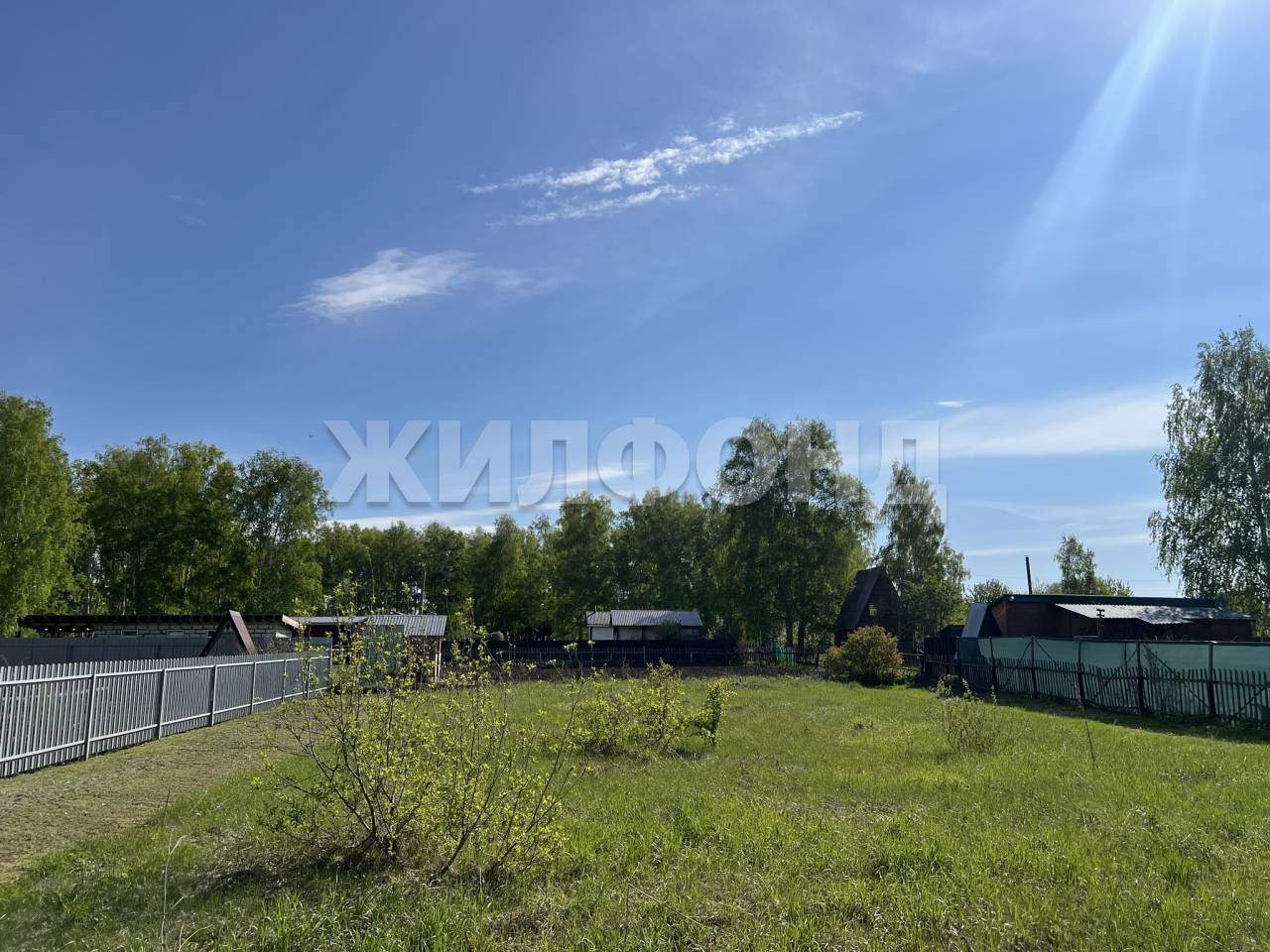 Продам земельный участок 721 м.кв.