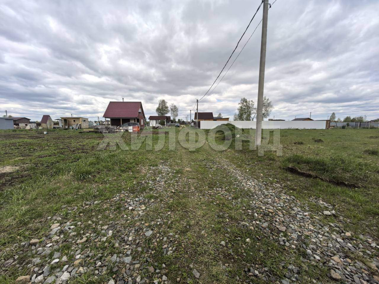 Продам земельный участок 600 м.кв.