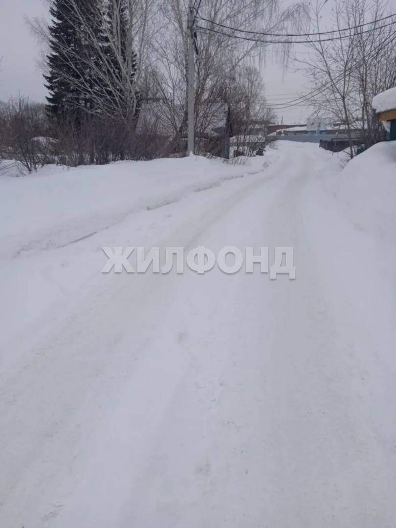 Продам земельный участок 1200 м.кв.