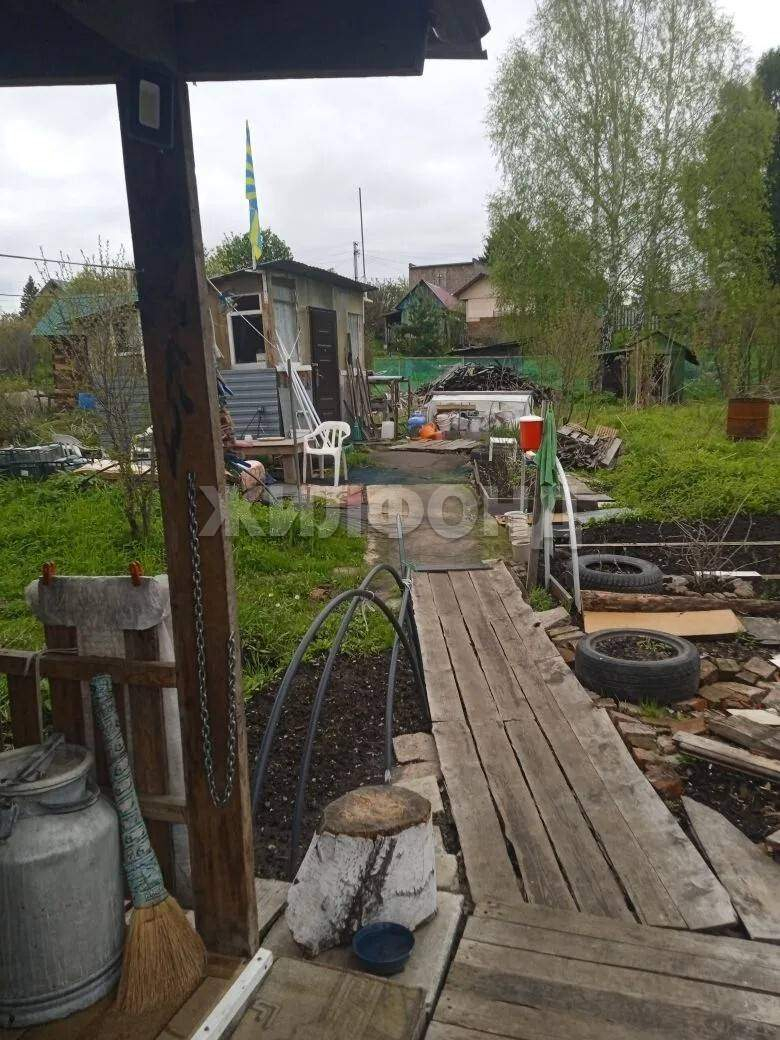 Продам земельный участок 680 м.кв.
