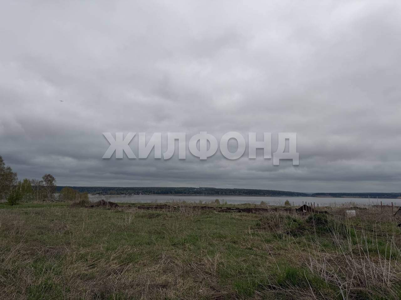Продам земельный участок 837 м.кв.