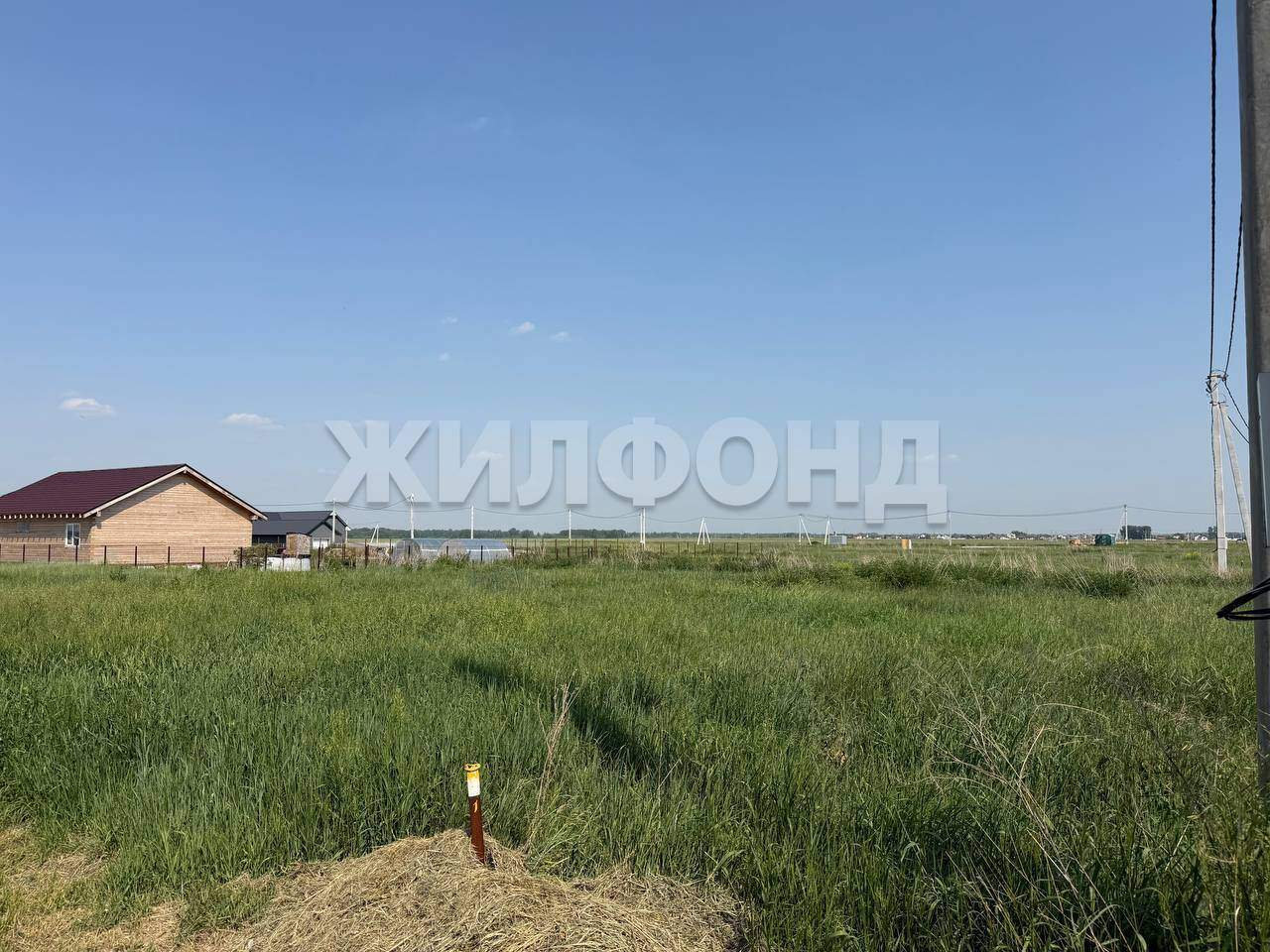 Продам земельный участок 1000 м.кв.