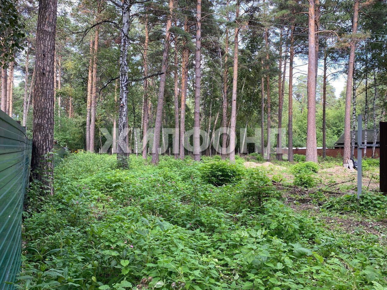 Продам земельный участок 1500 м.кв.