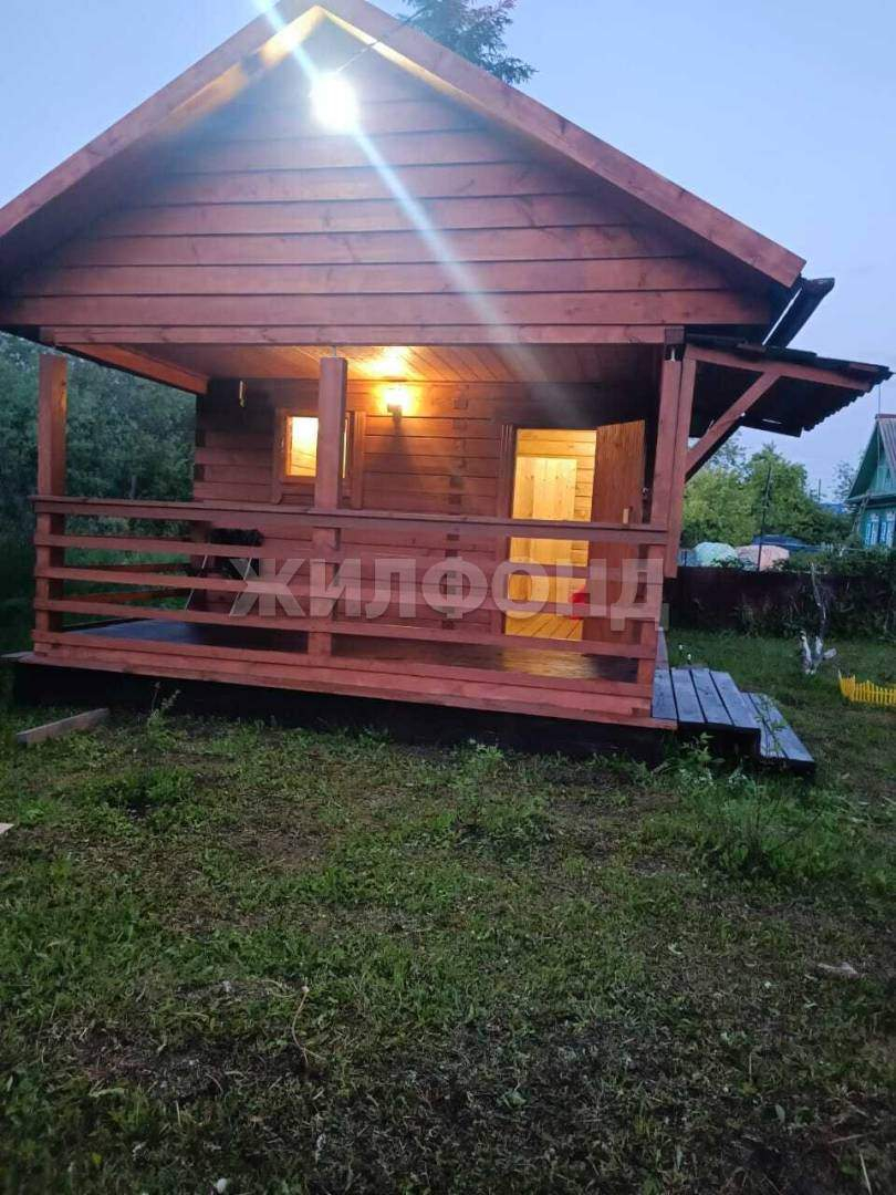 Продам земельный участок 640 м.кв.