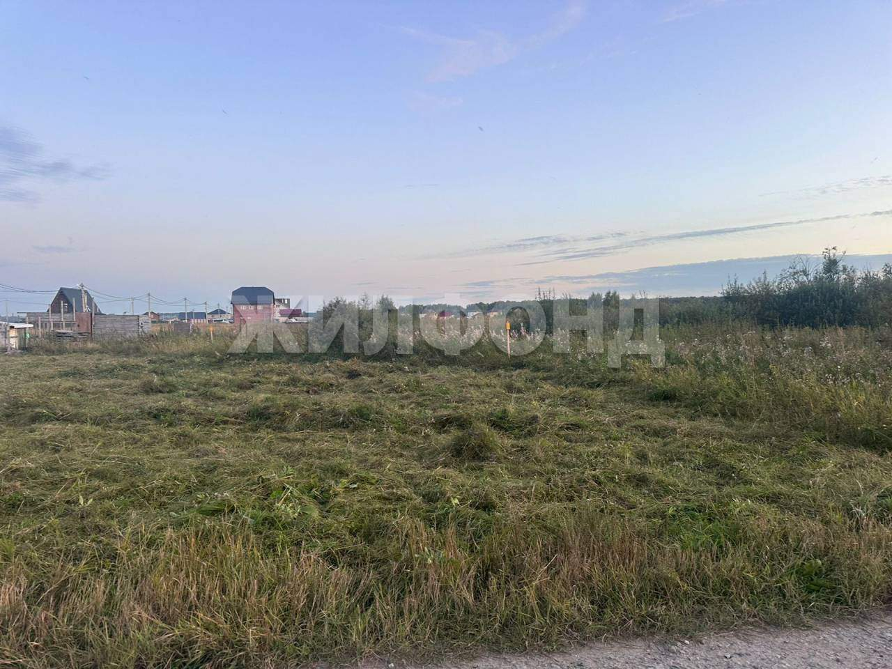 Продам земельный участок 1123 м.кв.
