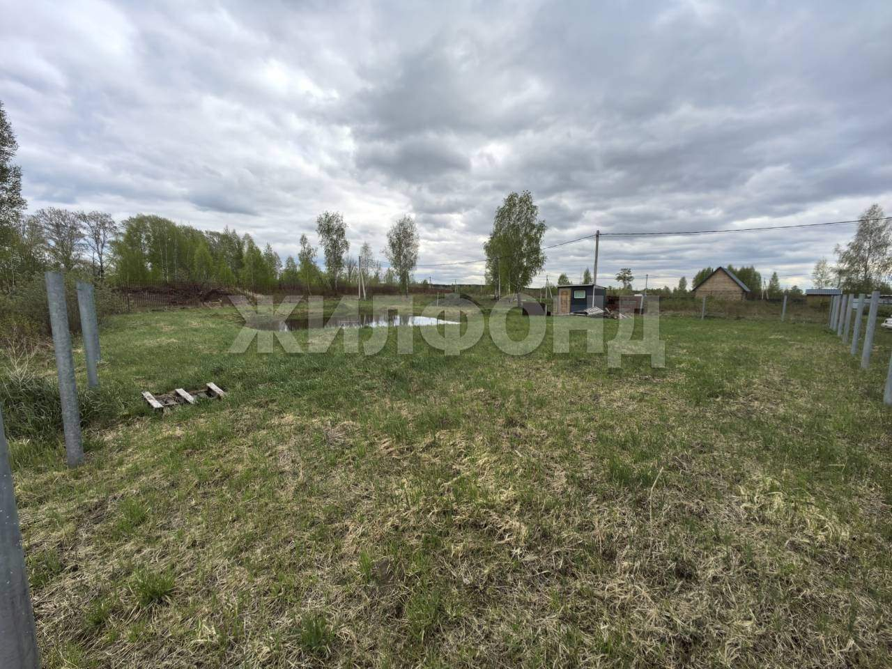 Продам земельный участок 600 м.кв.