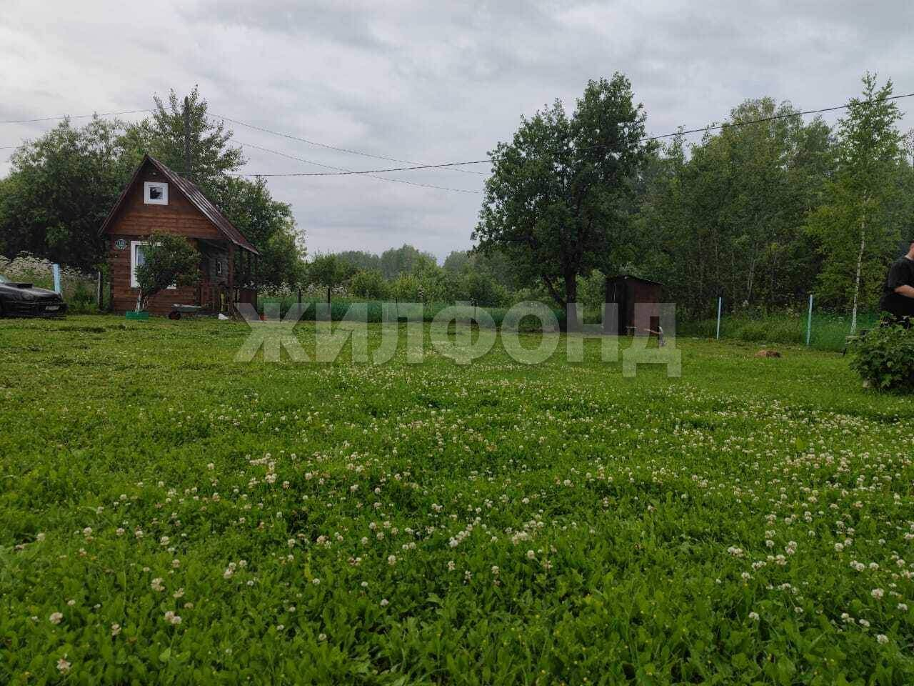 Продам земельный участок 640 м.кв.