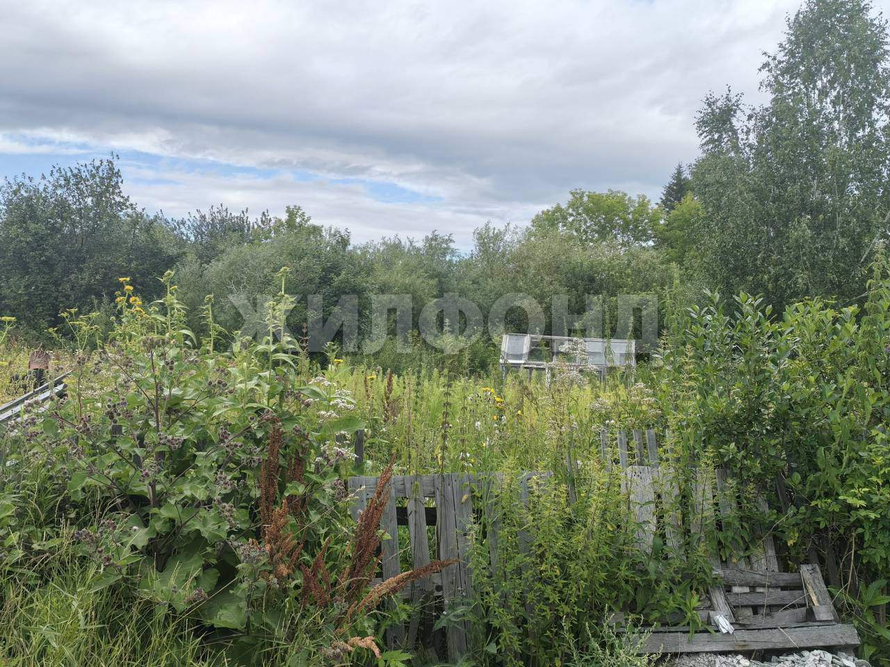 Продам земельный участок 900 м.кв.