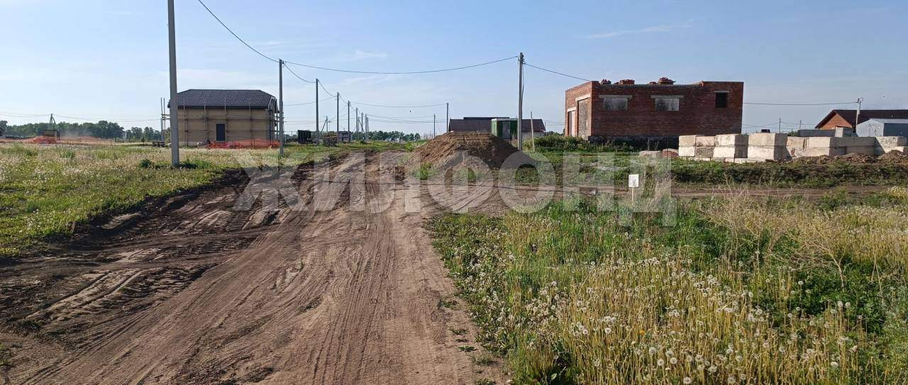 Продам земельный участок 702 м.кв.