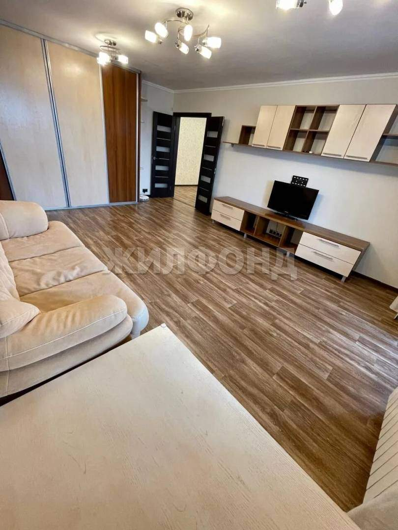 Квартира на продажу в Красноярске, Весны улица, 18 фото №1
