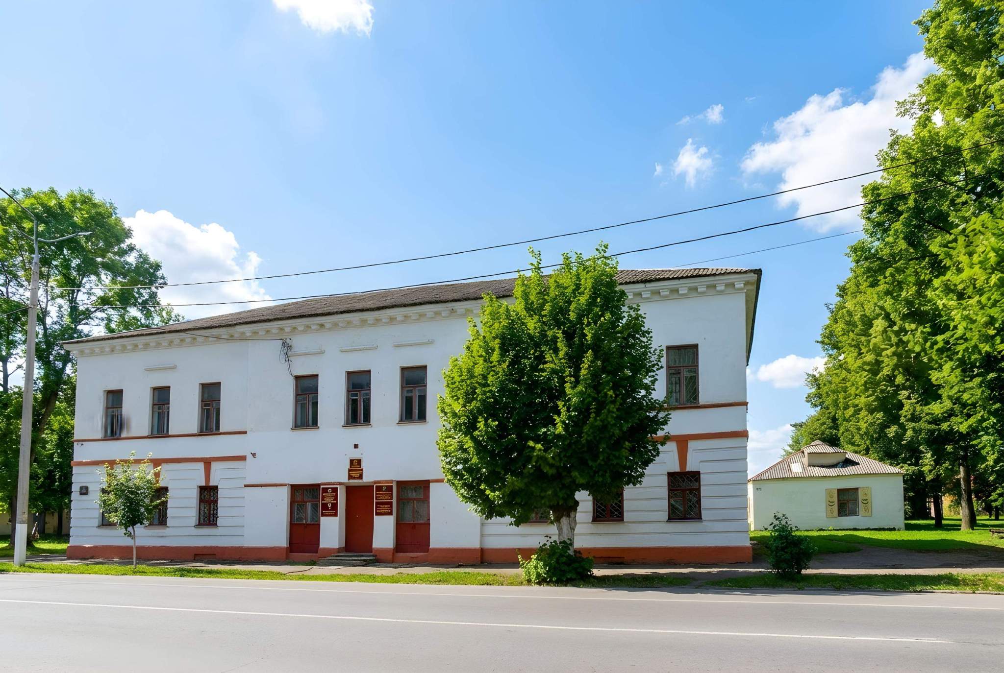 Продам торговое помещение 556.2 м.кв.