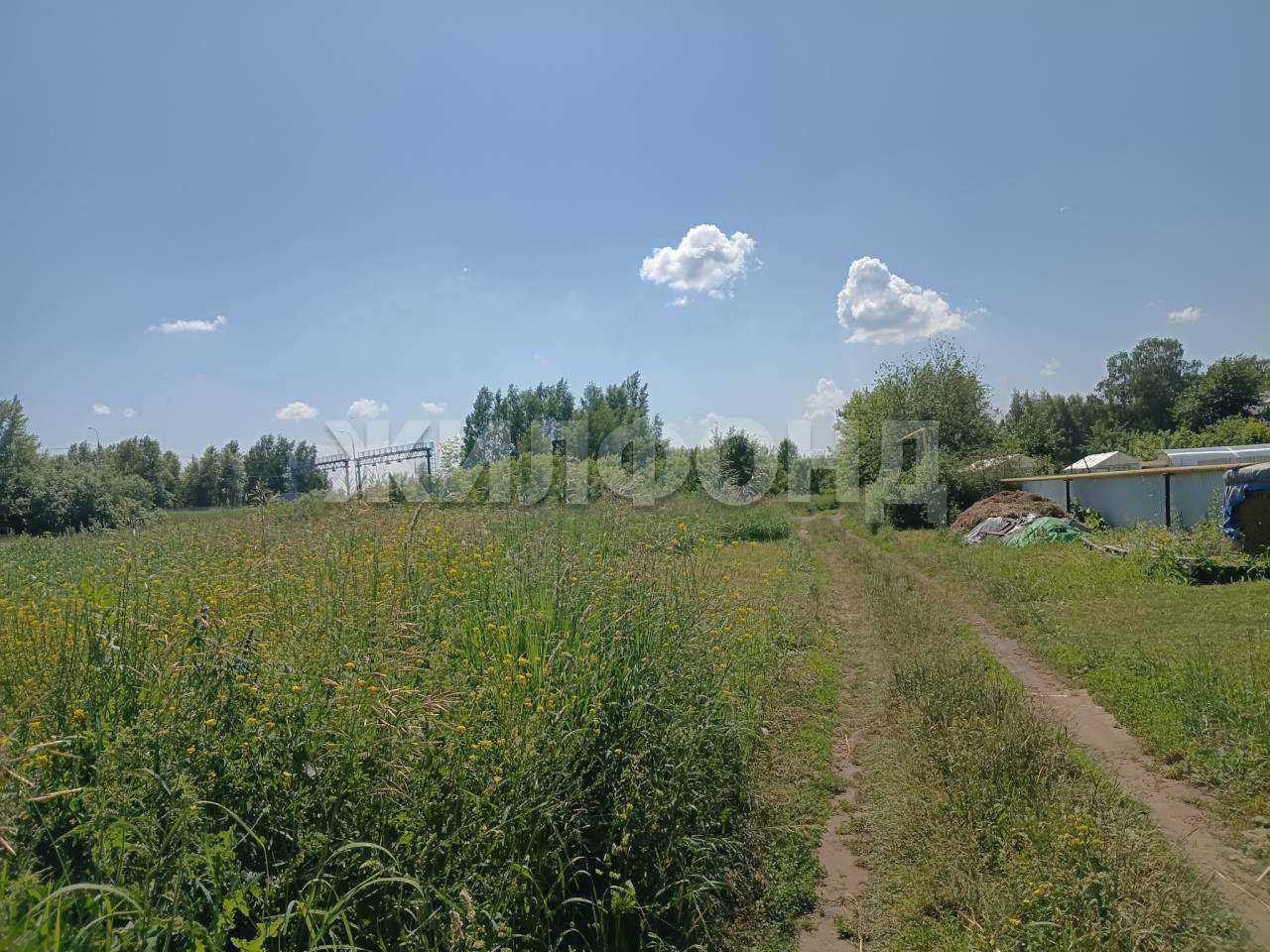 Продам земельный участок 600 м.кв.