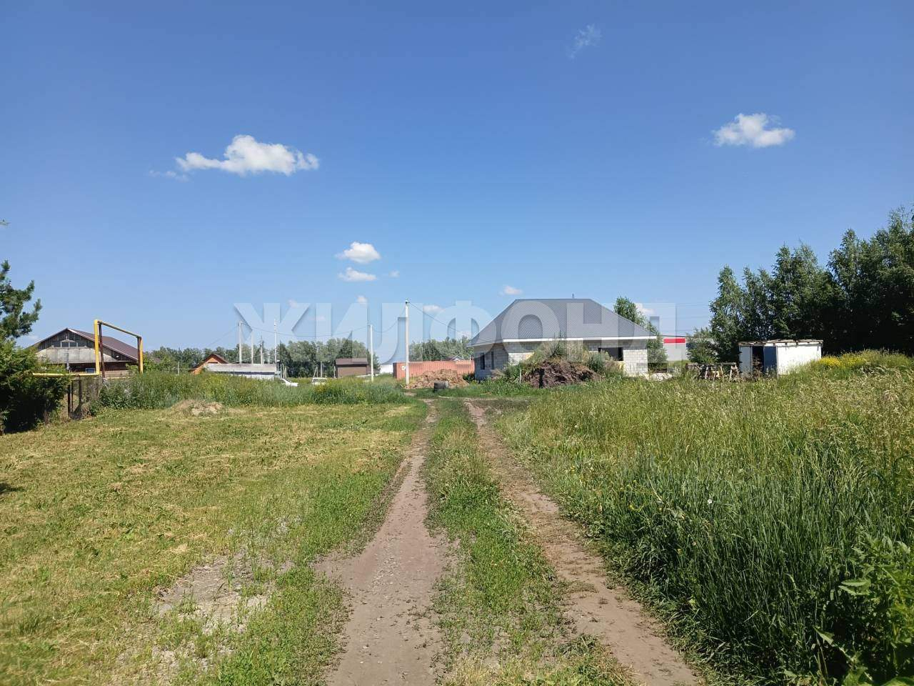 Продам земельный участок 600 м.кв.