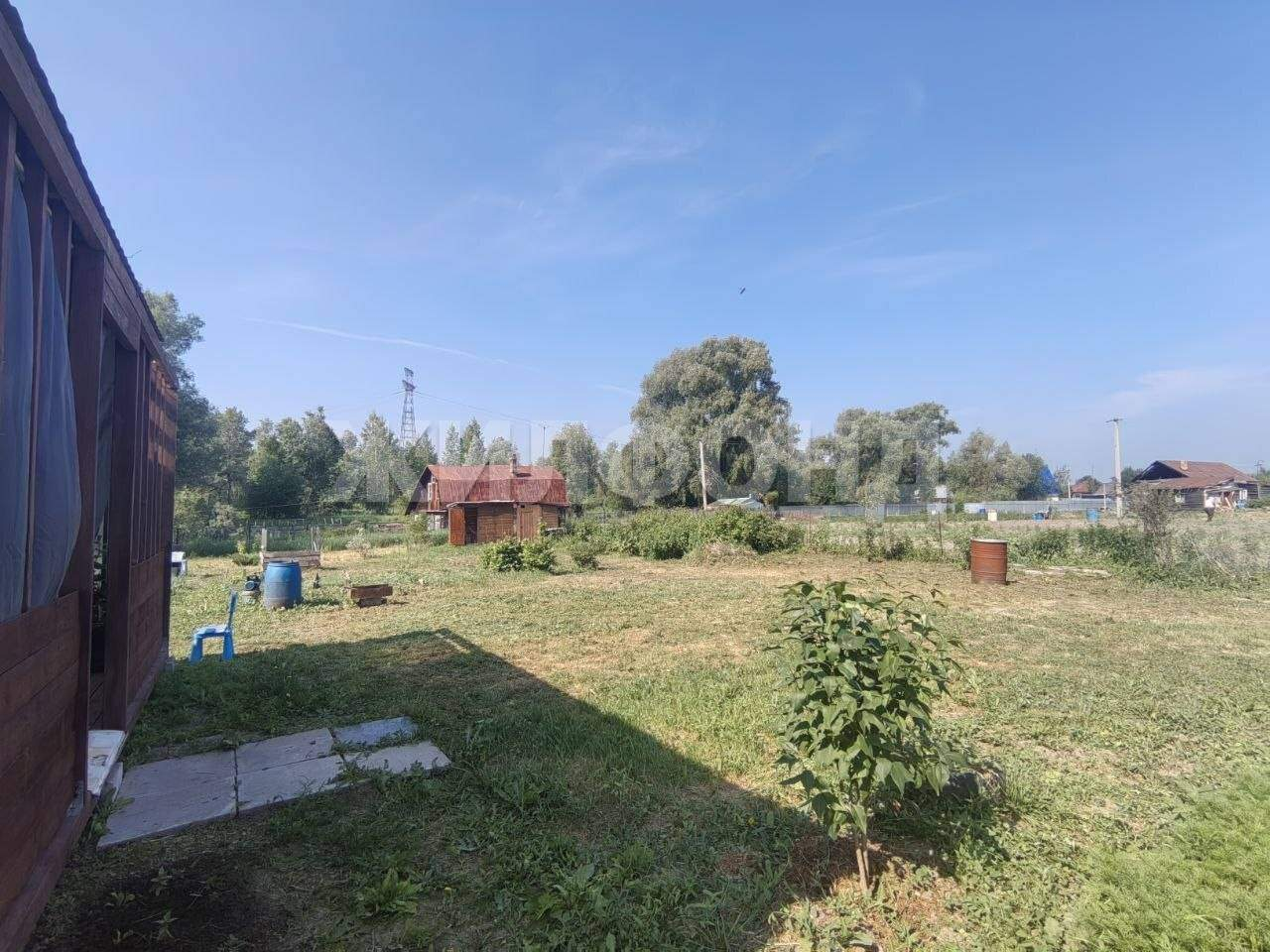 Продам земельный участок 1000 м.кв.