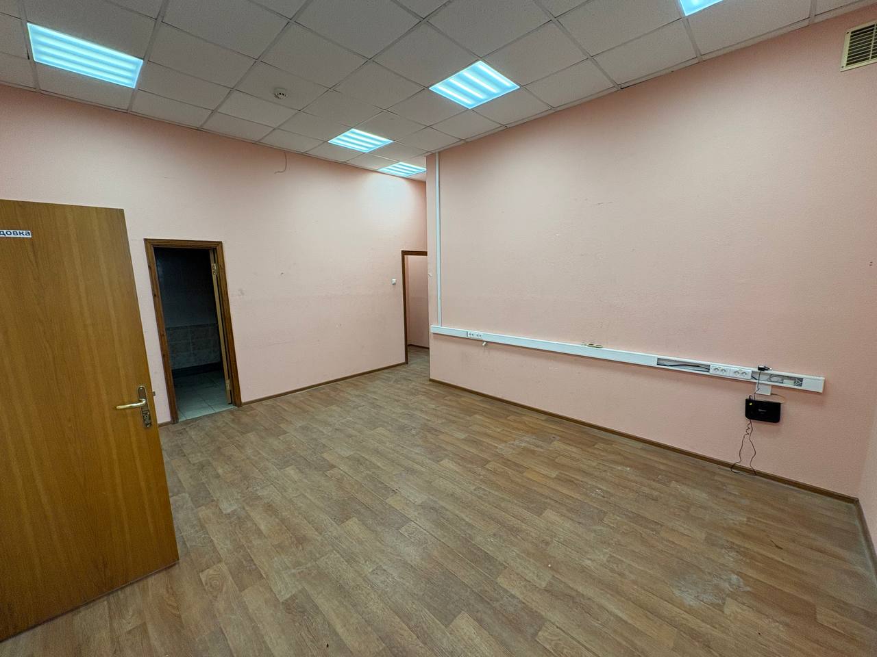 Сдам в аренду офис 64.2 м.кв.