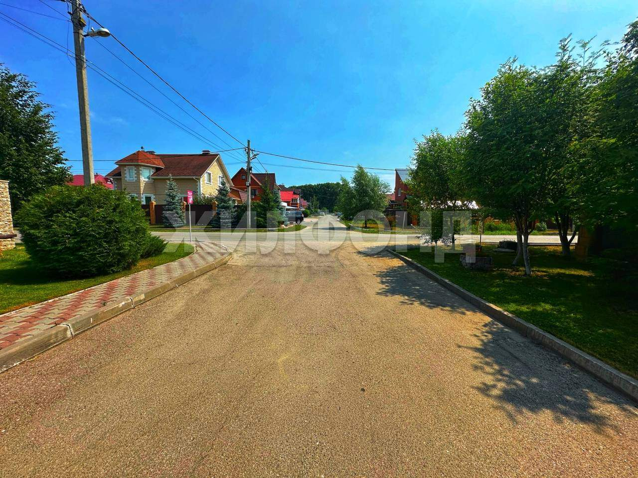Продам земельный участок 600 м.кв.
