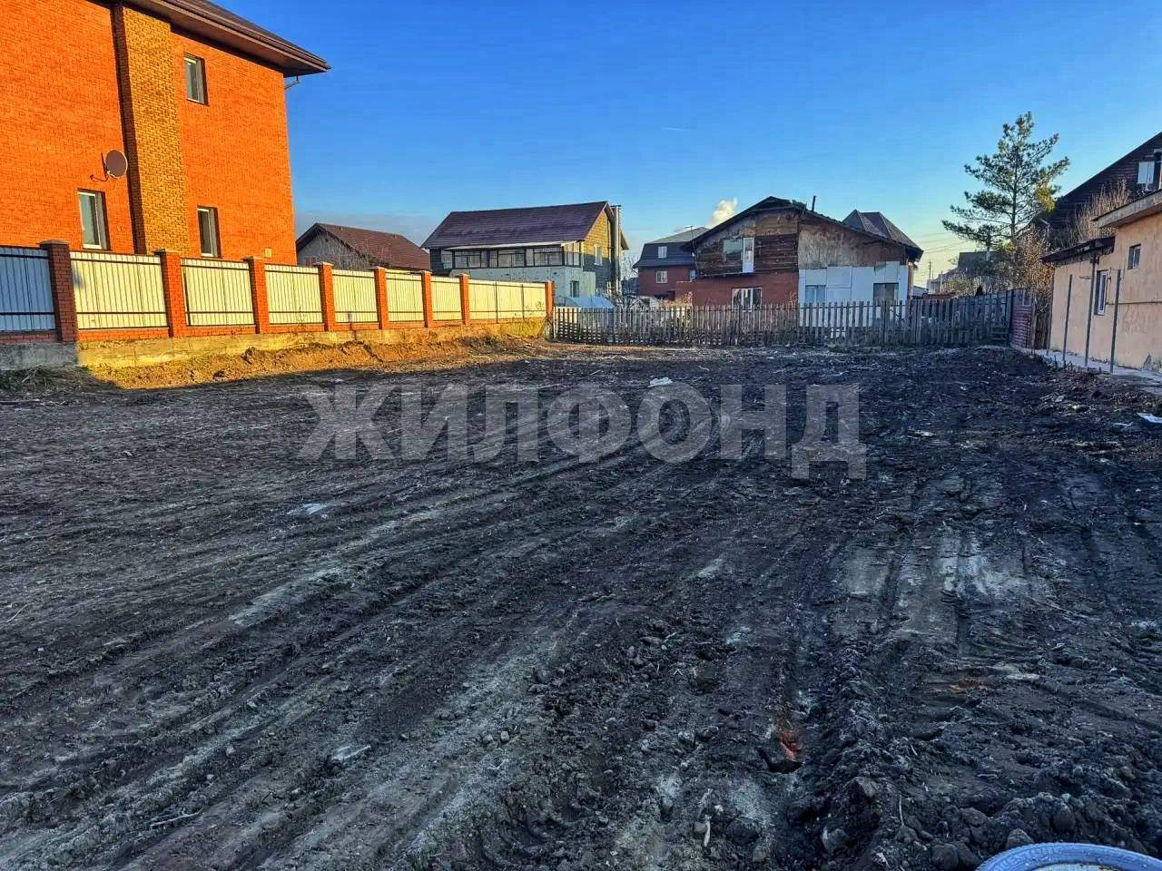 Продам земельный участок 600 м.кв.