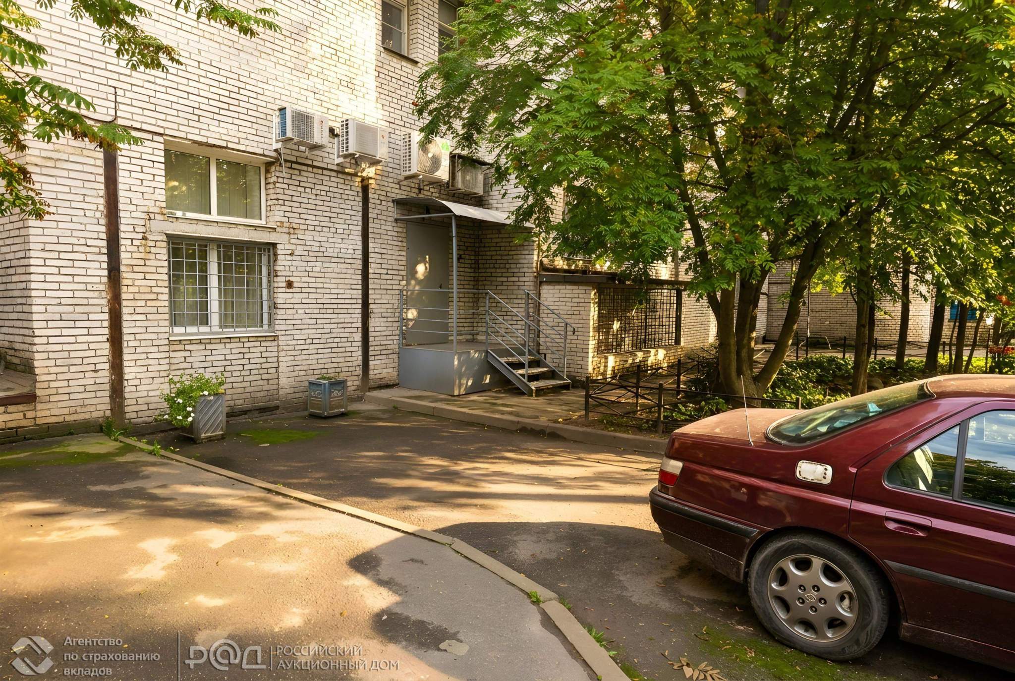 Продам офис 302.8 м.кв.