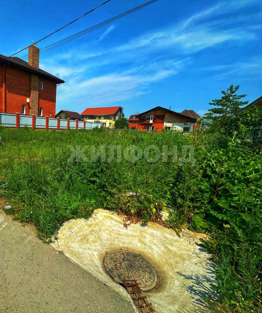 Продам земельный участок 600 м.кв.