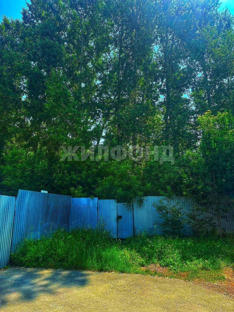 Продам земельный участок 600 м.кв.