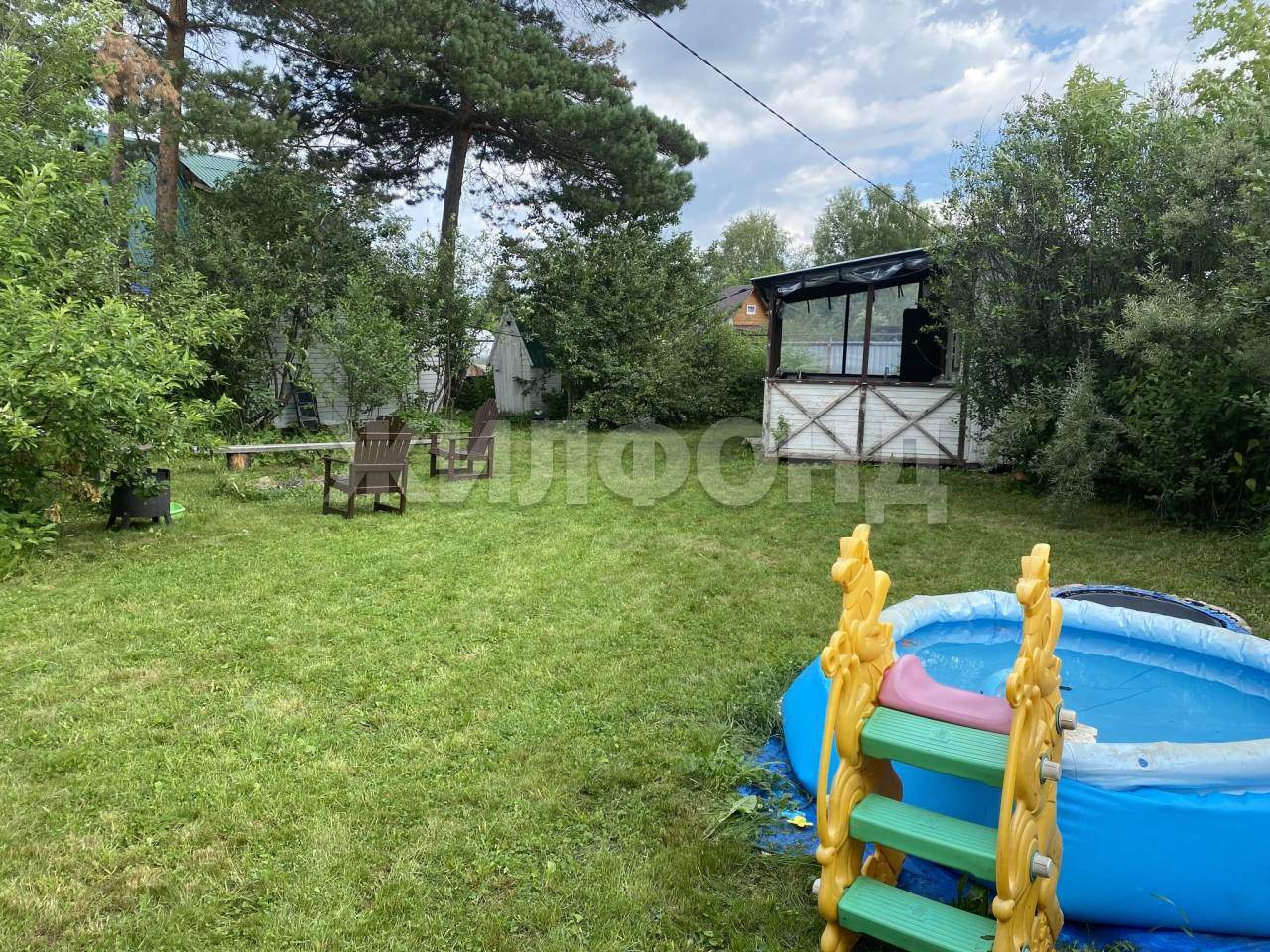Продам земельный участок 639 м.кв.