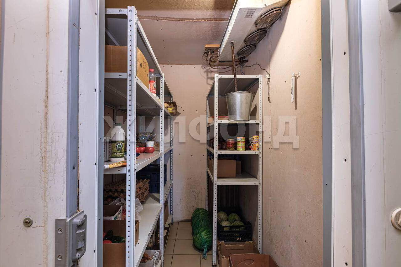 Продам магазин 297 м.кв.