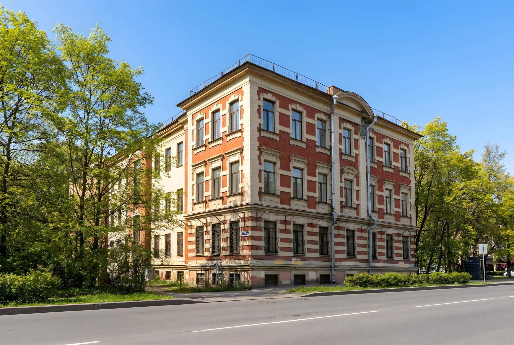 Продам торговое помещение 1847.9 м.кв.