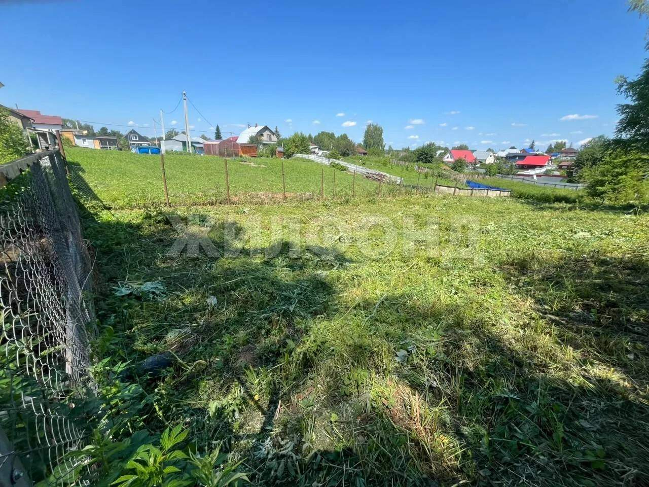 Продам земельный участок 1100 м.кв.