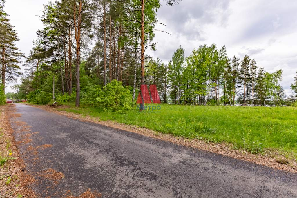 Продам земельный участок 2500 м.кв.