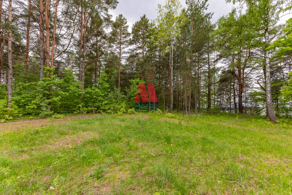 Продам земельный участок 2500 м.кв.