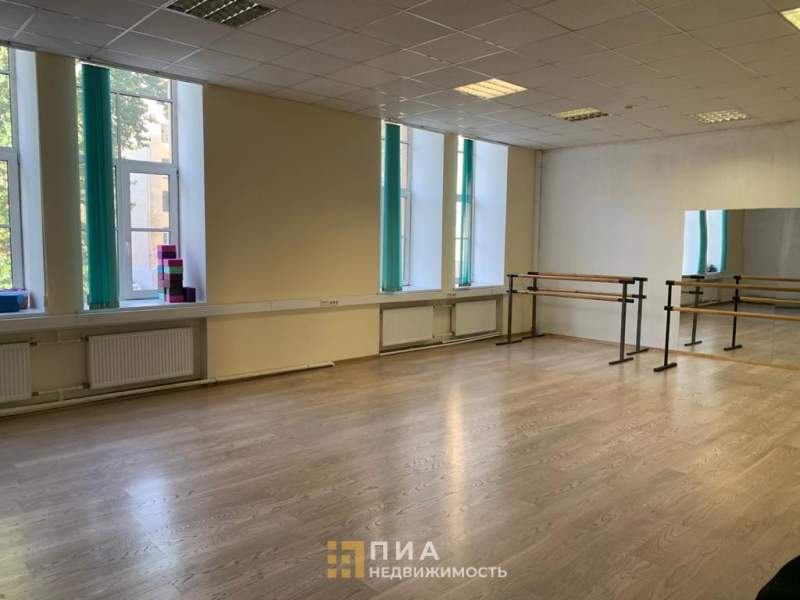 Сдам в аренду офис 215.3 м.кв.