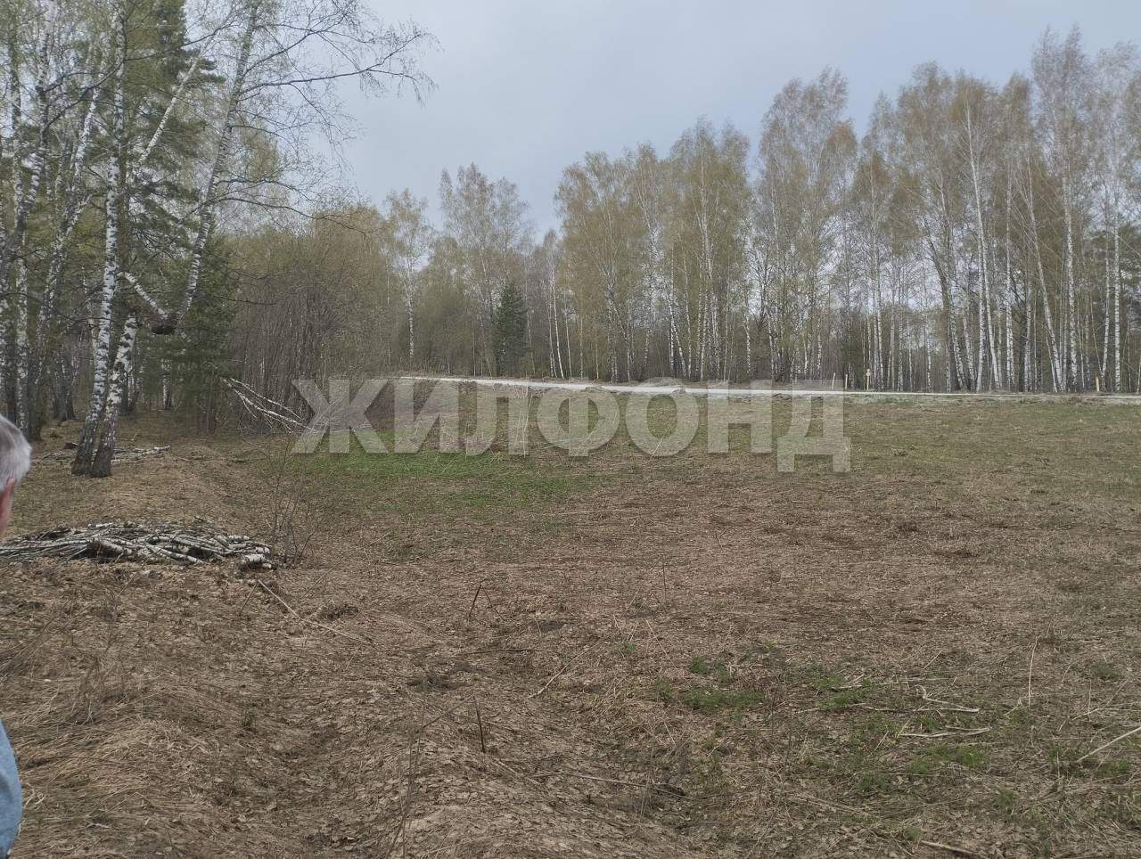 Продам земельный участок 800 м.кв.