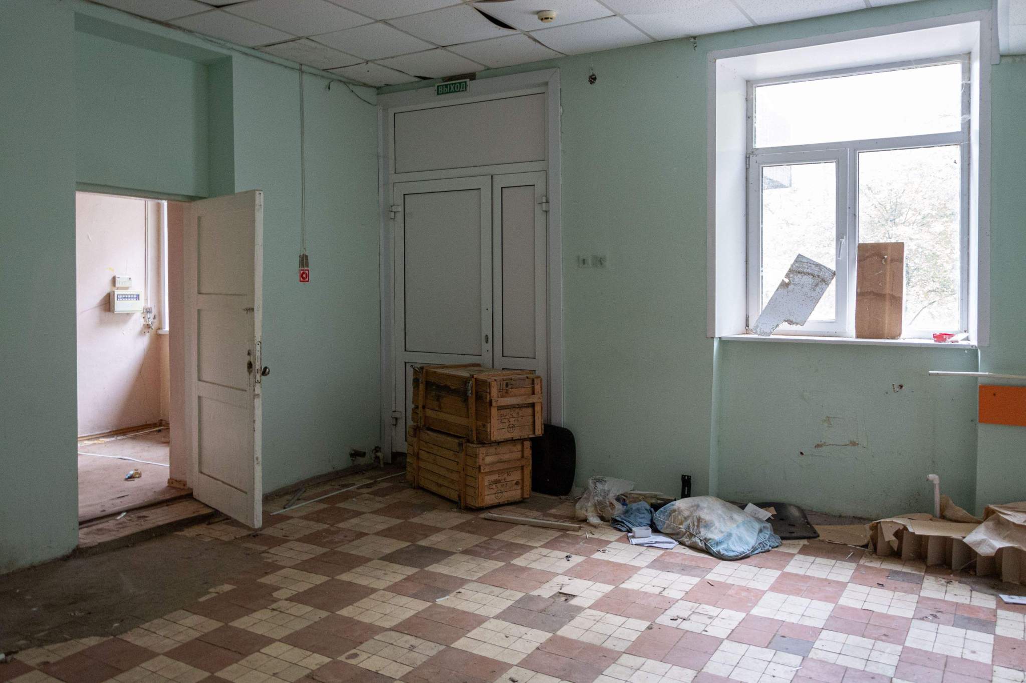 Продам торговое помещение 3024 м.кв.