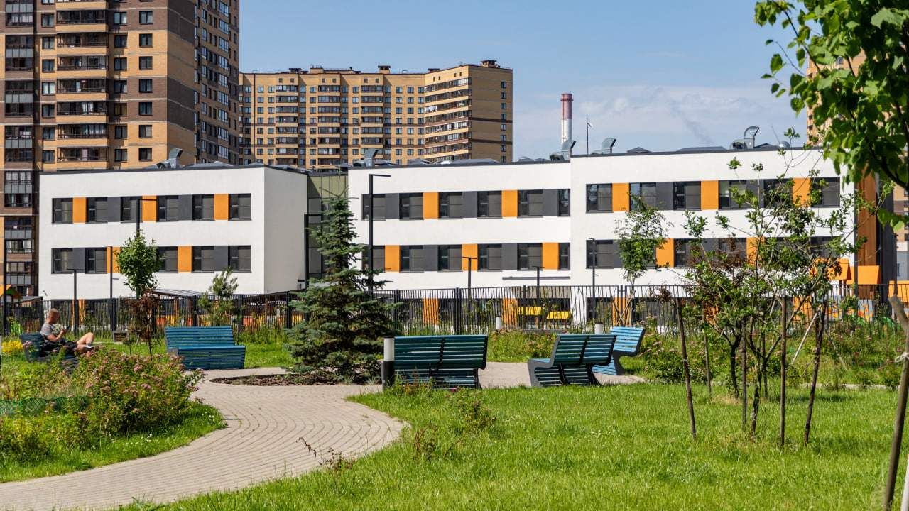 Продам магазин 1361.8 м.кв.