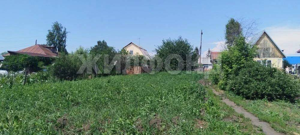 Продам земельный участок 1470 м.кв.