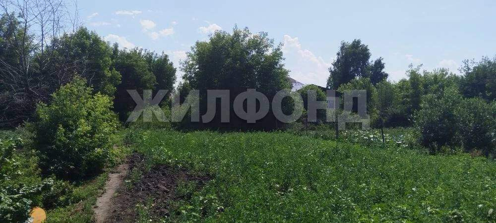 Продам земельный участок 1470 м.кв.
