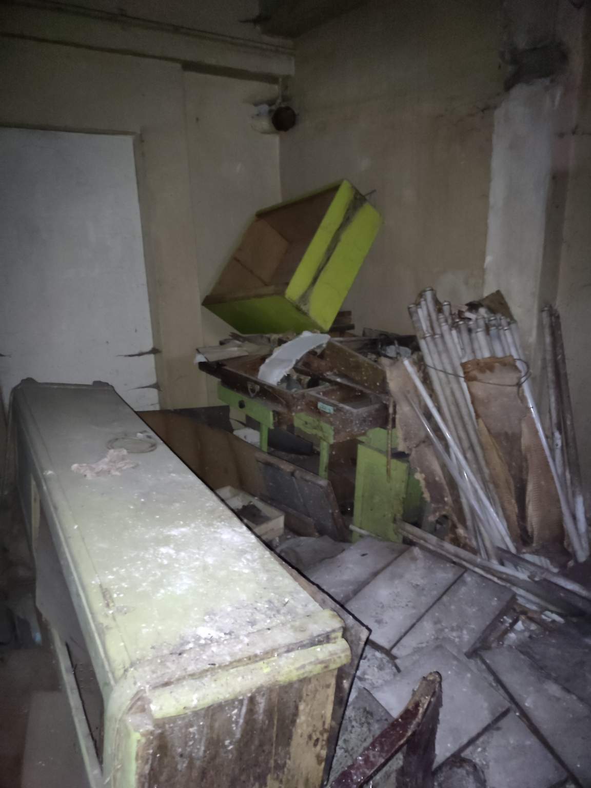 Продам склад 2419.8 м.кв.