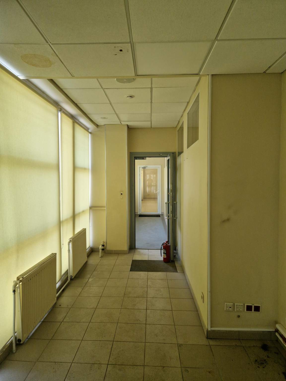 Сдам в аренду магазин 228.6 м.кв.