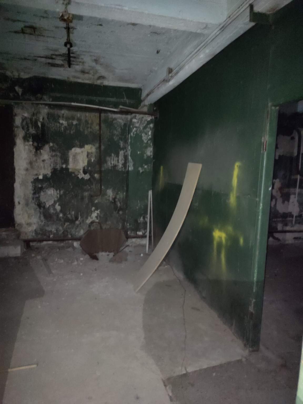 Продам склад 2419.8 м.кв.