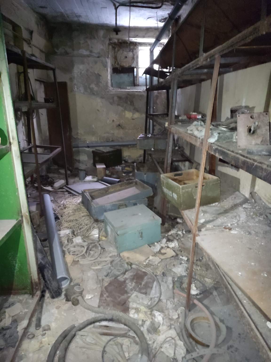 Продам склад 2419.8 м.кв.