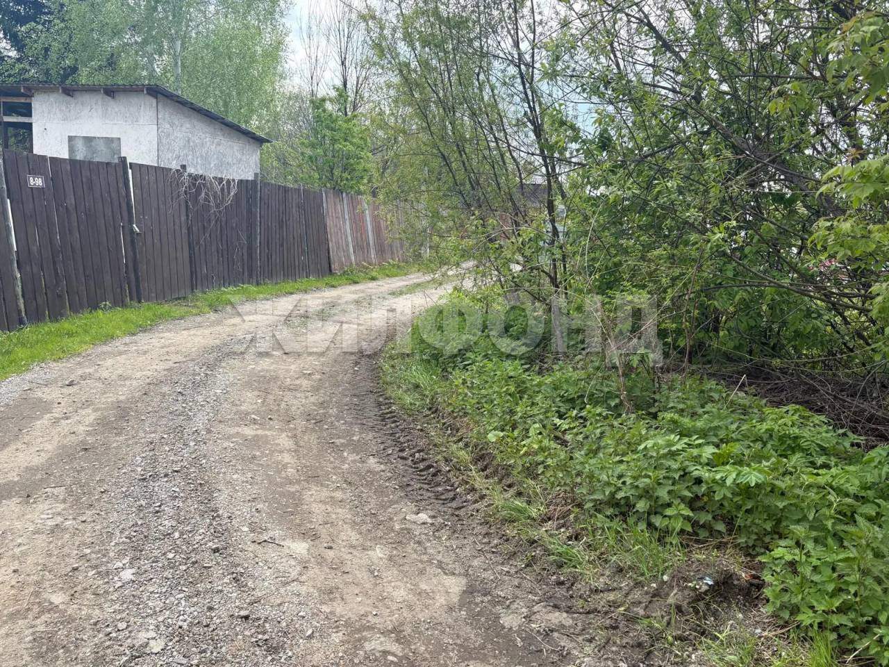 Продам земельный участок 550 м.кв.